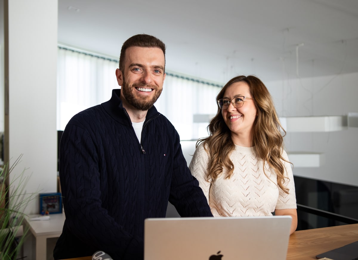 Dean und Ivana - Inhaber der adlab Performance-Marketing-Agentur